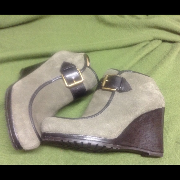 levity Shoes - 24 HR FLASH Levity wedge suede boots